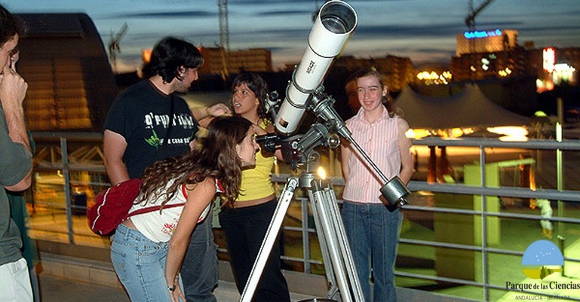 ©Ayto.Granada: Enredate: Noches de Astronoma - Planetario y Observatorio astronmico del Parque de las Ciencias